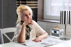 Lenco PDR-065WH - Transportables UKW-/DAB+-Radio Für Senioren Mit Großen Tasten Und „Easy Modus“-Funktion, Weiß -Volkswagen Kenwood Verkaufe 0709bafb76c81d41dcd01d369bc5d8e7