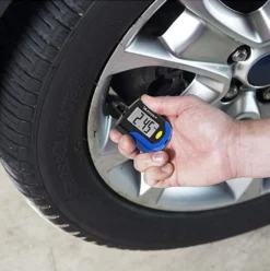 MICHELIN Digitaler Reifendruck-/Profiltiefenmesser -Volkswagen Kenwood Verkaufe 120af7625e0e7bc04c0eba81ab3ef3b0